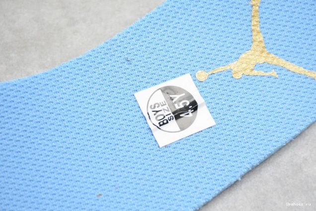 Low Jordan Air “Paris” 1 CV3043-100 0913